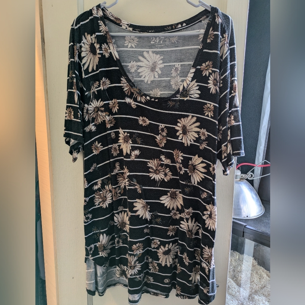 Maurices 24/7 Sunflower T-Shirt